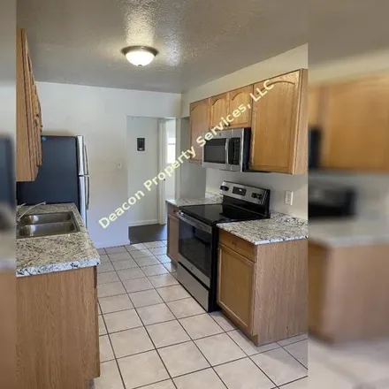 Image 4 - 351 Montclaire Drive Southeast, Albuquerque, NM 87108, USA - House for rent