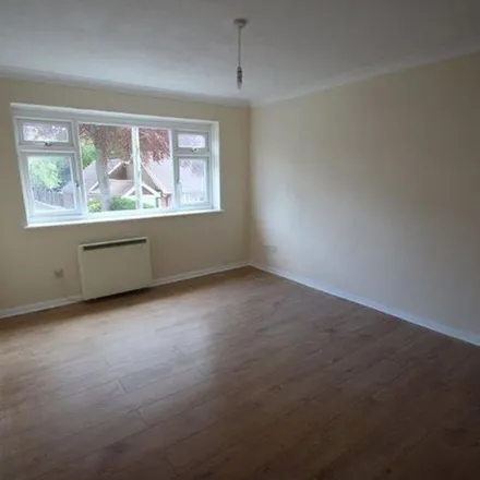 Rent this 1 bed apartment on Stoneygate Avenue in Leicester, LE2 3HE