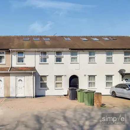 Buy this 6 bed townhouse on Central Avenue in London, UB3 2BY