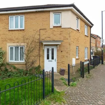 Rent this 4 bed house on 12 Dudley Grove in Bristol, BS7 0ND