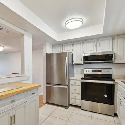 Image 3 - Chateau Towers, 7050 Sunset Drive South, South Pasadena, Pinellas County, FL 33707, USA - Condo for sale