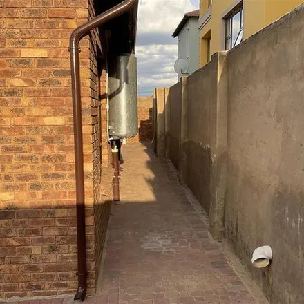 Rent this 3 bed apartment on unnamed road in Tshwane Ward 51, Pretoria