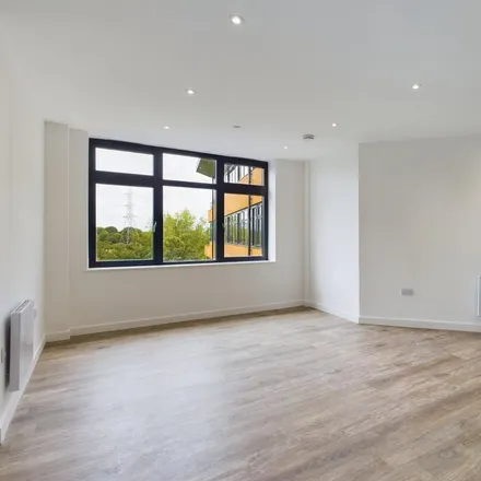 Rent this 1 bed apartment on London Road in Spelthorne, TW18 4JQ