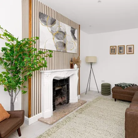 Rent this 4 bed townhouse on London in SW18 5RS, United Kingdom