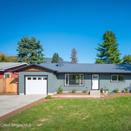 Buy this 3 bed house on 1424 Hickory Street in Sandpoint, ID 83864