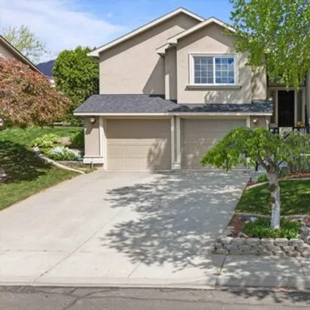 Buy this 4 bed house on 576 Meadows Drive South in Richland, WA 99352