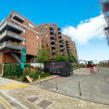 Rent this 2 bed apartment on Cityview Point in 139 Leven Road, London