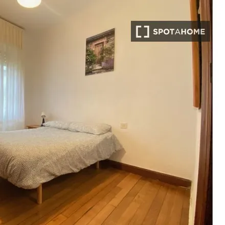 Rent this 4 bed room on unnamed road in 48014 Bilbao, Spain