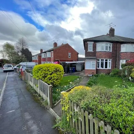 Buy this 3 bed duplex on Richmond Road in Scawsby, DN5 8TB