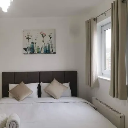 Rent this 4 bed house on London in SE28 0NE, United Kingdom