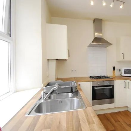 Rent this 3 bed apartment on The Woodside in Park Terrace, Plymouth