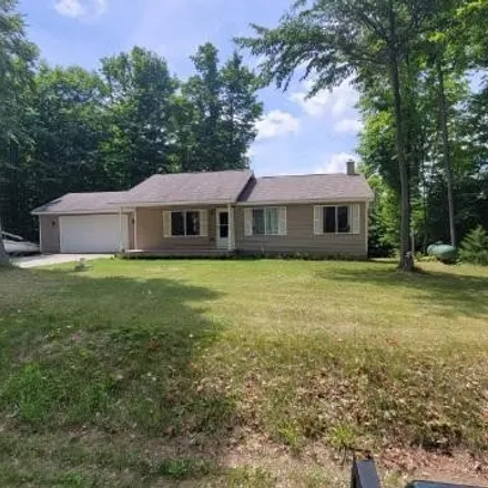 Buy this 3 bed house on 2125 Kodiak Trail in Mayfield Township, MI 49649