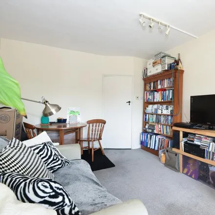 Rent this 1 bed apartment on De Beauvoir Court in Northchurch Road, London