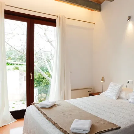 Rent this 4 bed house on 07250 Vilafranca de Bonany