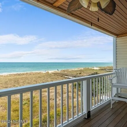 Image 3 - 666 Carolina Beach Avenue North, Carolina Beach, NC 28428, USA - Condo for sale