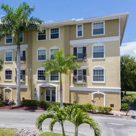 Rent this 3 bed condo on 10096 Lake Cove Drive in Lee County, FL 33908