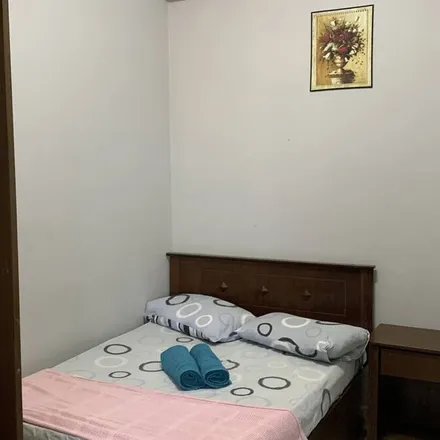 Rent this 2 bed apartment on Sekolah Menengah Kebangsaan Gunung Semanggol in A111, 34400 Kampung Kubu Gajah