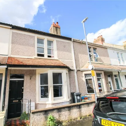 Rent this 4 bed townhouse on Foxcote Road in Bristol, BS3 2BY