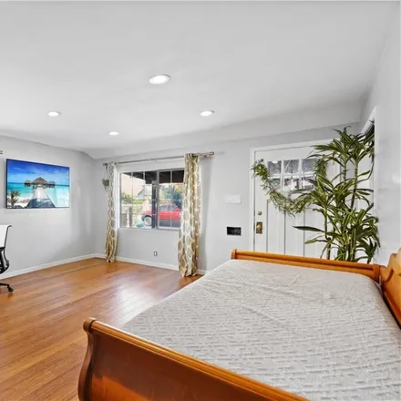 Image 9 - 2346 Harwood Street, Los Angeles, CA 90031, USA - House for sale