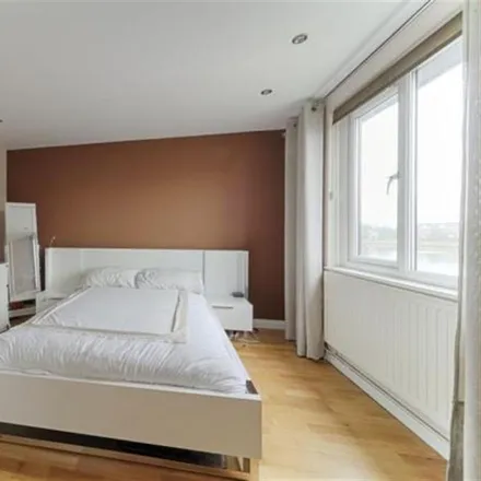 Image 7 - Epstein Road, London, SE28 8EJ, United Kingdom - House for rent