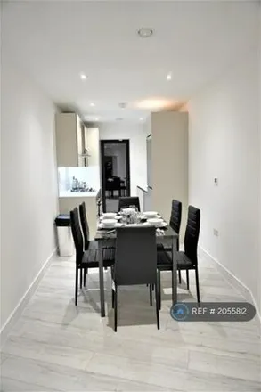 Image 6 - Queens Walk, London, NW9 8ES, United Kingdom - Apartment for rent