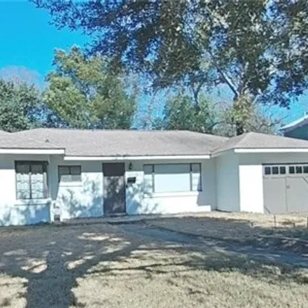 Buy this 3 bed house on 1312 Old Shell Road in Mobile, AL 36604