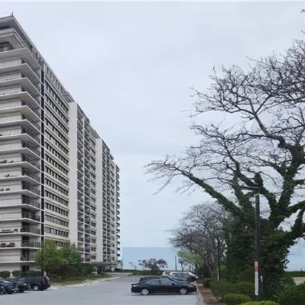 Buy this 2 bed condo on Lake Avenue in Lakewood, OH 44107