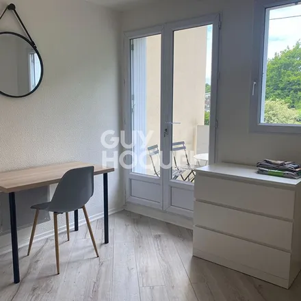 Rent this 1 bed apartment on 64 avenue Gaston Phoebus in 64140 Billère, France