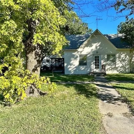 Buy this 3 bed house on 124 Vermont in Columbus, KS 66725