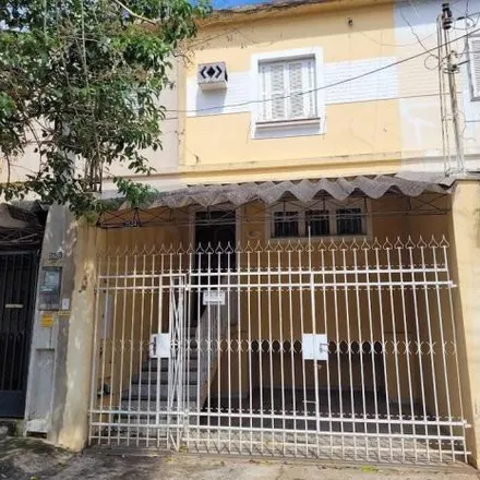 Rent this 2 bed house on Shopping Center Cidade Alta in Rua Voluntários de Piracicaba, Cidade Alta