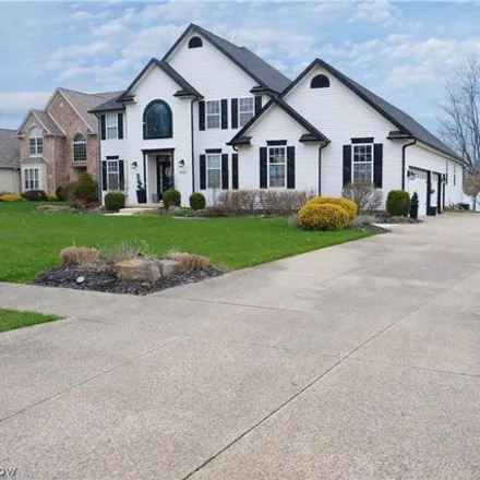 Buy this 5 bed house on 3049 White Tail Circle in Fairlawn, OH 44333