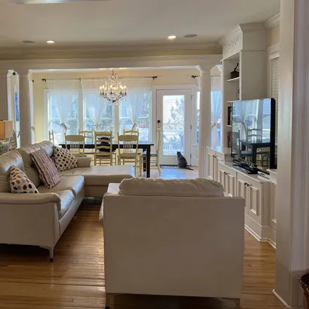 Rent this 6 bed house on Ventnor City in NJ, 08406