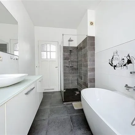 Rent this 3 bed apartment on Rue de Fétinne 75 in 4020 Angleur, Belgium