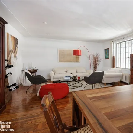 Image 2 - 135 EAST 39TH STREET 1CD in Murray Hill Kips Bay - Apartment for sale