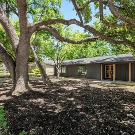 Image 2 - 2608 Loyola Lane, Austin, TX 78723, USA - House for sale