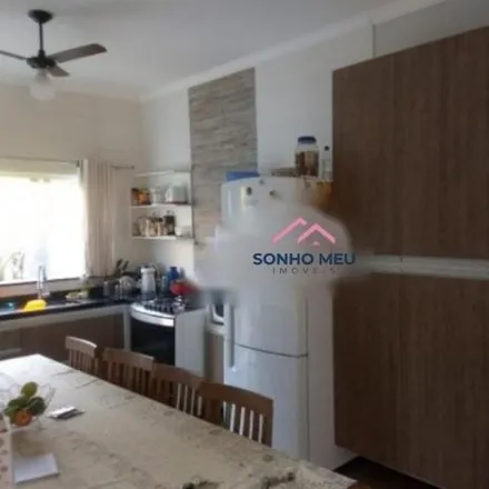 Buy this 3 bed house on Rua Silvio Capelari in Lençóis Paulista, Lençóis Paulista - SP