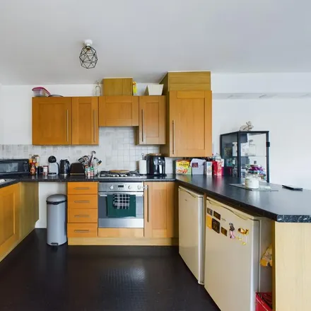 Image 5 - Warblington Place, Portsmouth, PO3 6FJ, United Kingdom - Apartment for rent