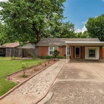 Buy this 3 bed house on 5518 Gilbow Avenue in River Oaks, Tarrant County