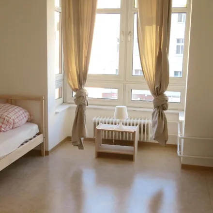 Rent this 4 bed room on Quarters in Stromstraße, 10551 Berlin