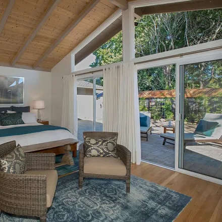 Rent this 7 bed house on Santa Barbara