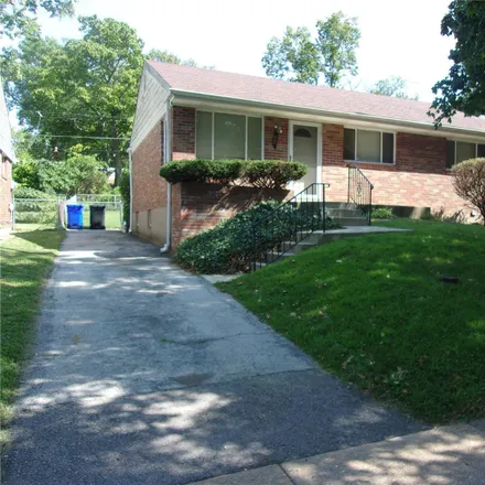 Rent this 3 bed house on 1530 79th Street in University City, MO 63130