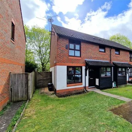 Rent this 1 bed house on 17 Nutmeg Close in Reading, RG6 5GX