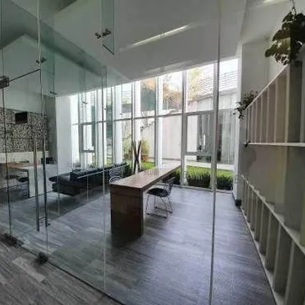 Buy this studio apartment on Avenida Santa Fe in Álvaro Obregón, 01310 Mexico City