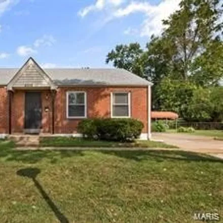 Rent this 3 bed house on 4305 Edgewood Boulevard in Northwoods, Saint Louis County