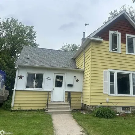 Buy this 3 bed house on 1530 N Madison Ave in Mason City, Iowa