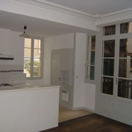 Rent this 3 bed apartment on Centre commercial Le Churchill in Rue de Bourgogne, 35043 Rennes