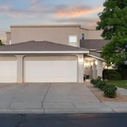 Buy this 5 bed house on 11716 Woodmar Ln NE in Albuquerque, New Mexico
