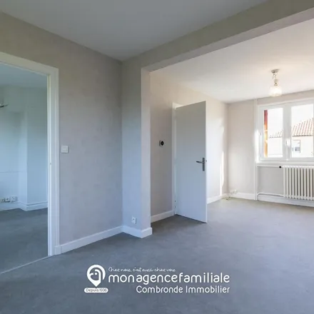 Image 5 - 40 Rue du Commerce, 63200 Riom, France - Apartment for rent
