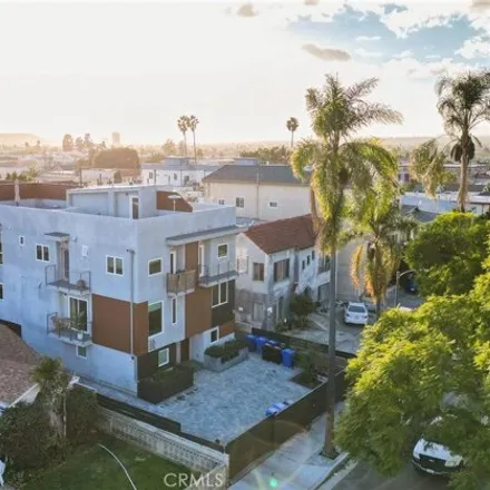 Image 2 - 4532 West 17th Street, Los Angeles, CA 90019, USA - House for sale