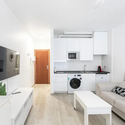 Image 8 - Carrer de Joan Gamper, 22, 08014 Barcelona, Spain - Apartment for rent